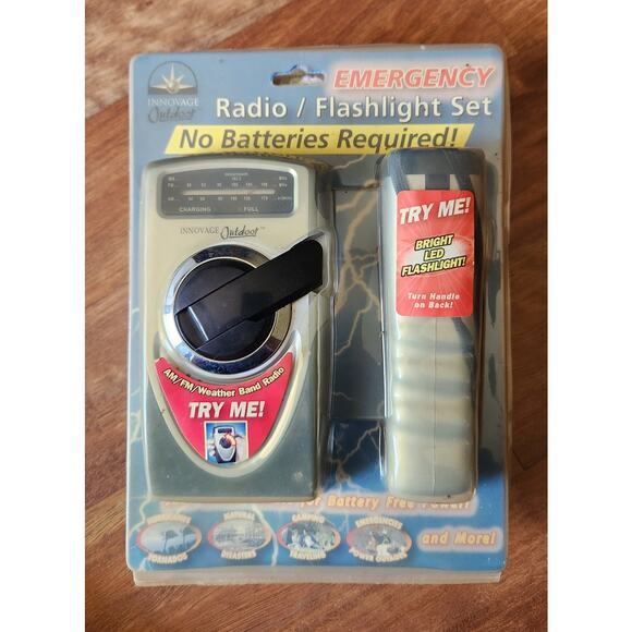 Innovage Outdoors Emergency Radio Flashlight Set 2006 WORKS - Picture 1 of 4